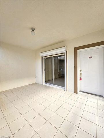 6025 Chardonnay LN 102, Naples, FL 34119