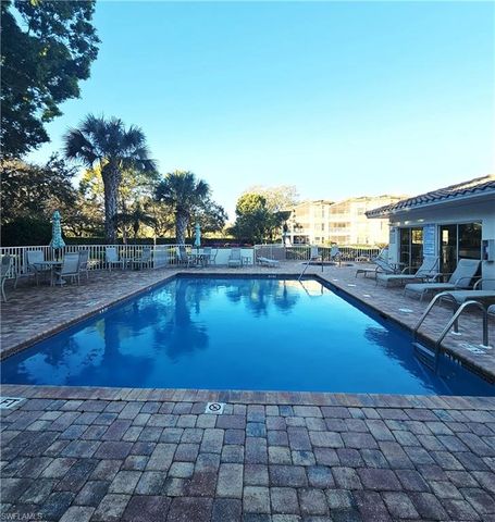 6025 Chardonnay LN 102, Naples, FL 34119