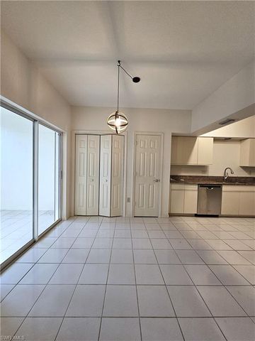 6025 Chardonnay LN 102, Naples, FL 34119
