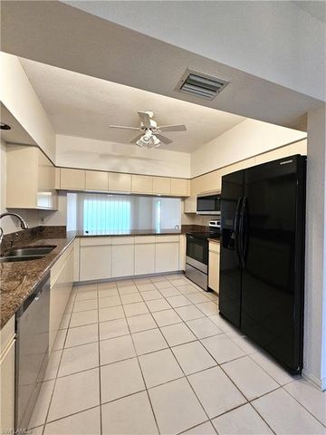 6025 Chardonnay LN 102, Naples, FL 34119