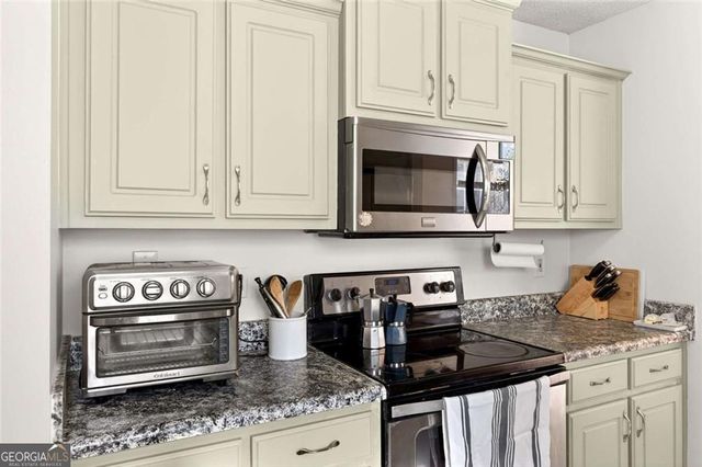 310 Oconee Court, Mcdonough, GA 30252