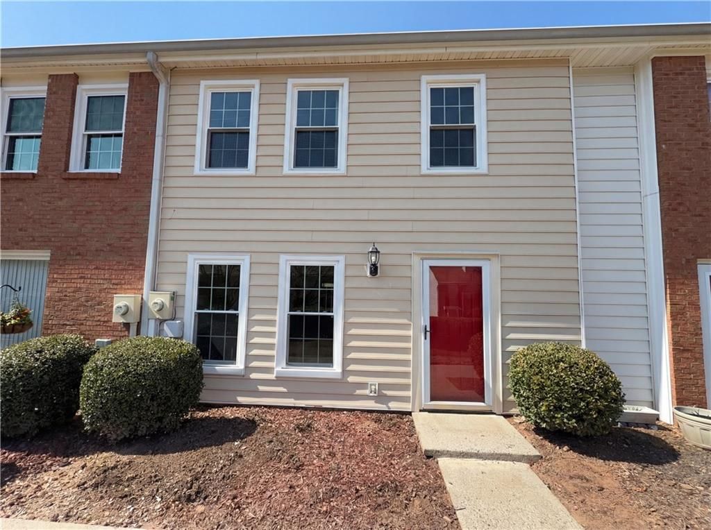 209 High Creek Drive, Roswell, GA 30076