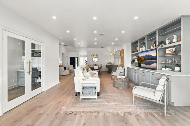 14 Harbor Lane, Kemah, TX 77565