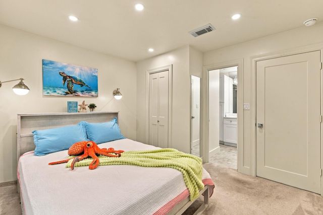 14 Harbor Lane, Kemah, TX 77565