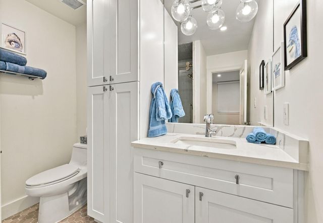 14 Harbor Lane, Kemah, TX 77565