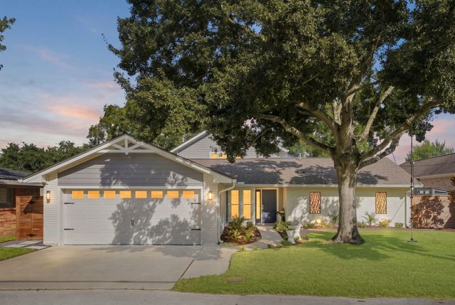 14 Harbor Lane, Kemah, TX 77565
