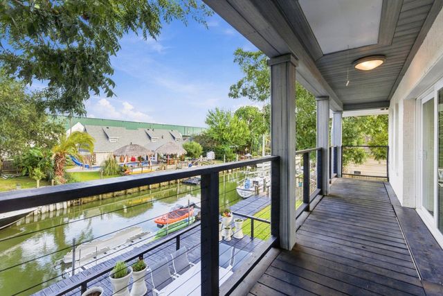 14 Harbor Lane, Kemah, TX 77565