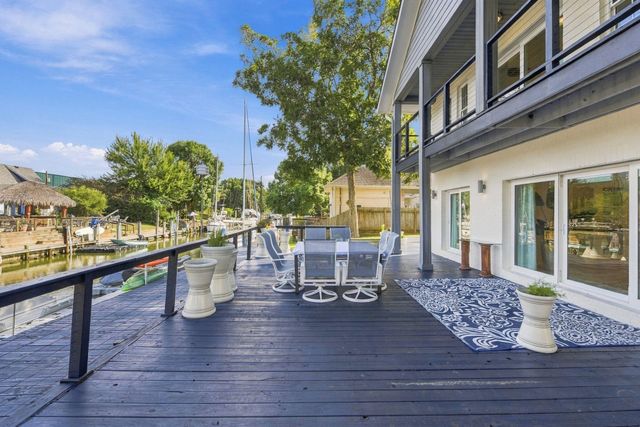 14 Harbor Lane, Kemah, TX 77565
