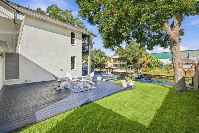 14 Harbor Lane, Kemah, TX 77565