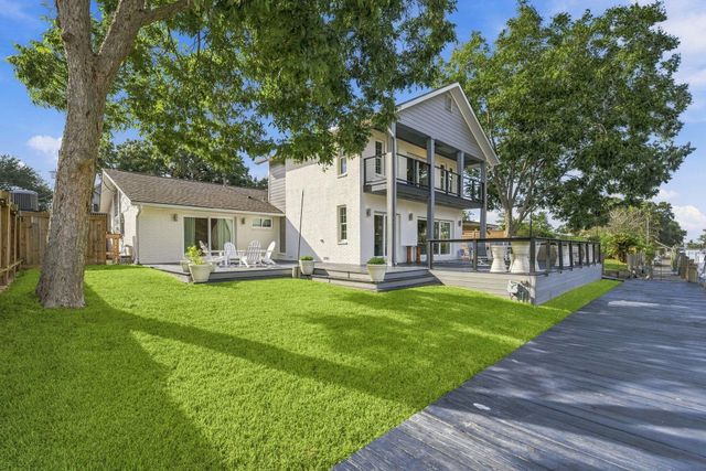 14 Harbor Lane, Kemah, TX 77565