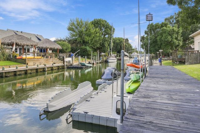 14 Harbor Lane, Kemah, TX 77565