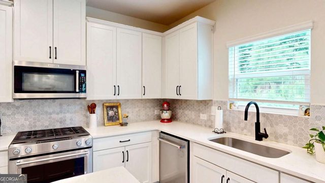 24 Dovecrest Way, Acworth, GA 30101