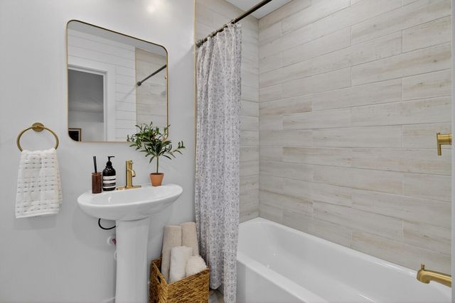 1949 Swift Avenue, Charleston, SC 29407