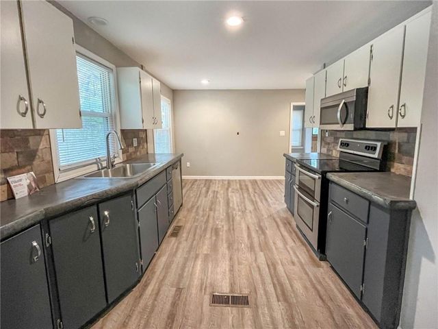 512 W 11th Street, Trenton, MO 64683