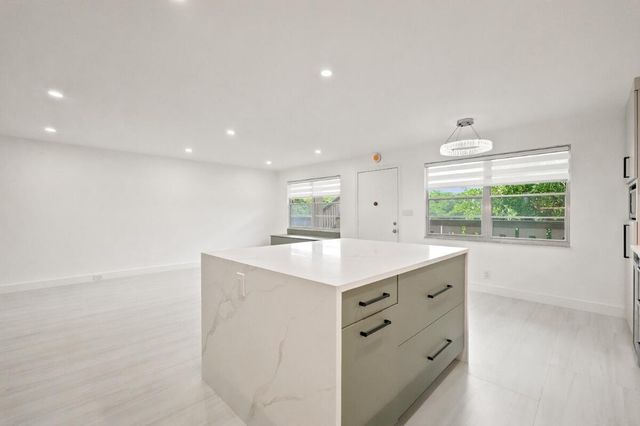 1805 Eleuthera Point B2, Coconut Creek, FL 33066