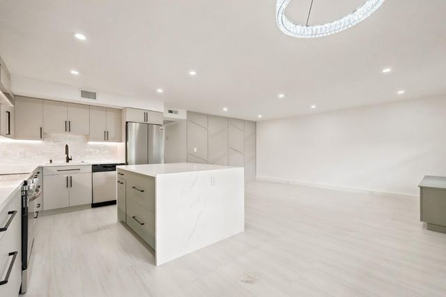 1805 Eleuthera Point B2, Coconut Creek, FL 33066