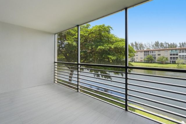 1805 Eleuthera Point B2, Coconut Creek, FL 33066
