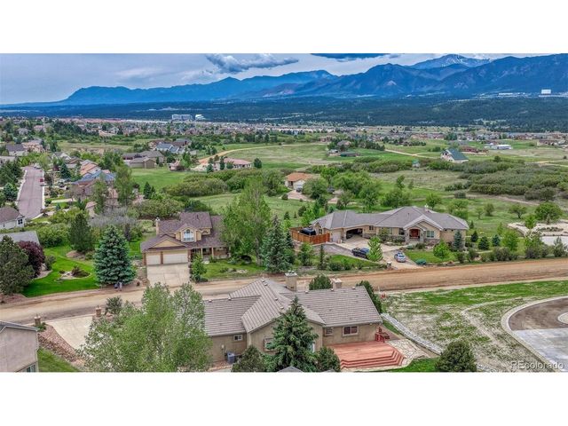 290 Lariat Ln, Colorado Springs, CO 80921