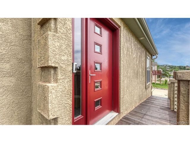 290 Lariat Ln, Colorado Springs, CO 80921