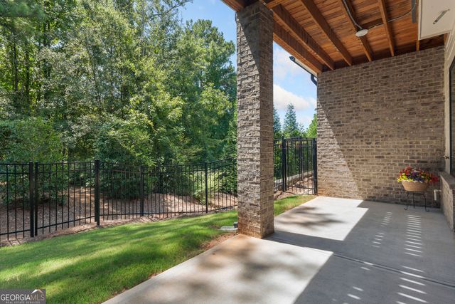 300 Walker Avenue, Roswell, GA 30076