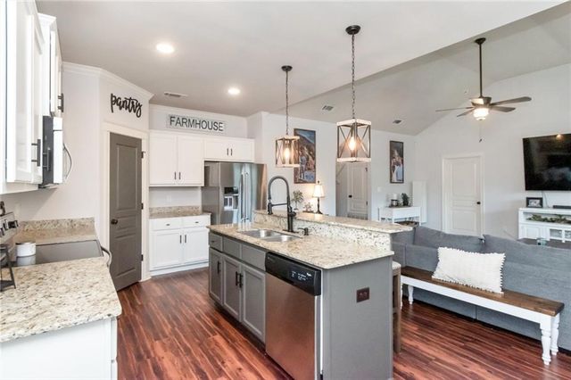 7911 Park Place N Drive, Mobile, AL 36608