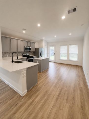 4227 Sterling View Boulevard, Baytown, TX 77521