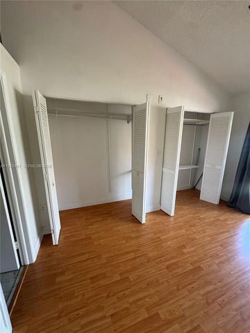 10220 SW 77th Ct, Miami, FL 33156