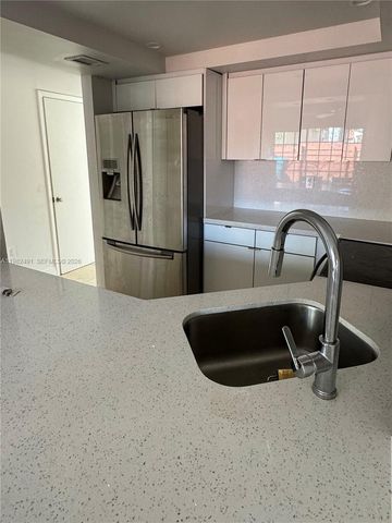 10220 SW 77th Ct, Miami, FL 33156