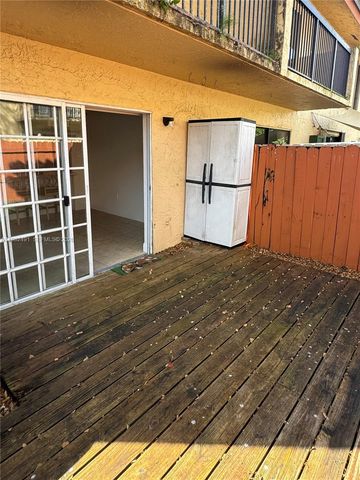 10220 SW 77th Ct, Miami, FL 33156