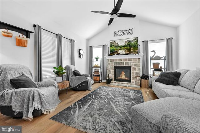 109 BELLFLOWER AVE, Annville, PA 17003