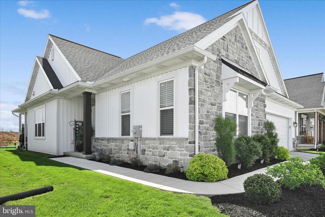 109 BELLFLOWER AVE, Annville, PA 17003