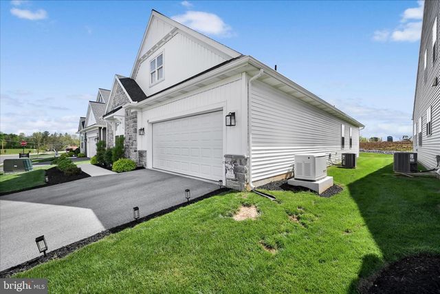 109 BELLFLOWER AVE, Annville, PA 17003