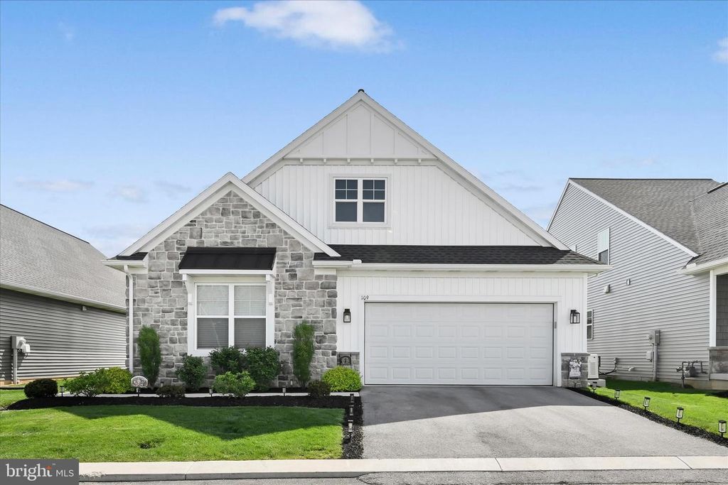 109 BELLFLOWER AVE, Annville, PA 17003