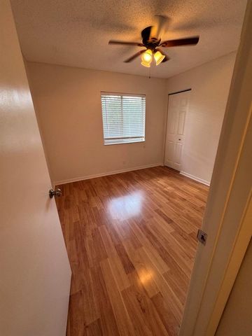 435 Pine Glen Lane C-2, Greenacres, FL 33463