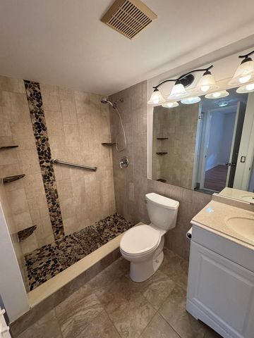 435 Pine Glen Lane C-2, Greenacres, FL 33463
