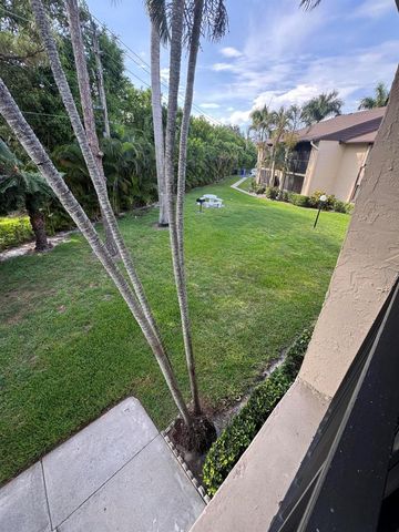 435 Pine Glen Lane C-2, Greenacres, FL 33463