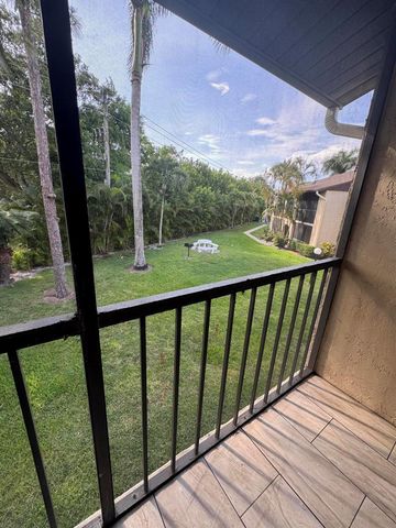 435 Pine Glen Lane C-2, Greenacres, FL 33463