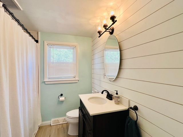 16 Ridge Ave, Lynn, MA 01905