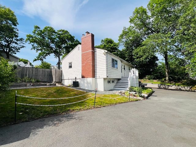 16 Ridge Ave, Lynn, MA 01905