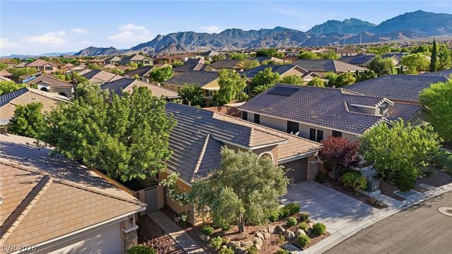 10335 Bays Mountain Avenue, Las Vegas, NV 89166