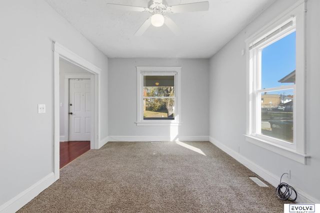 2561 Pinkney Street, Omaha, NE 68111