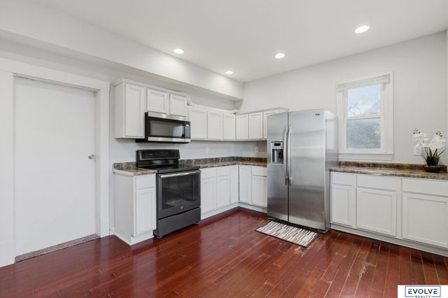 2561 Pinkney Street, Omaha, NE 68111