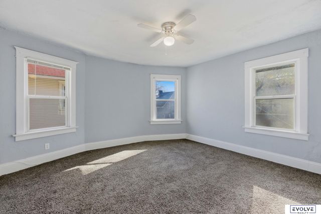 2561 Pinkney Street, Omaha, NE 68111