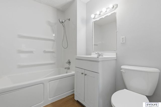 2561 Pinkney Street, Omaha, NE 68111