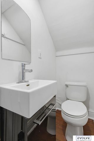 2561 Pinkney Street, Omaha, NE 68111