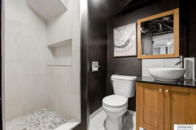 2561 Pinkney Street, Omaha, NE 68111