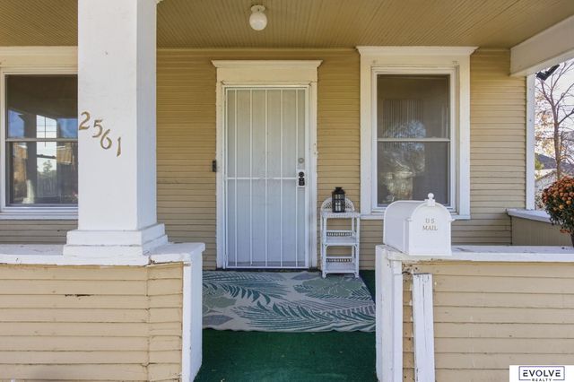 2561 Pinkney Street, Omaha, NE 68111