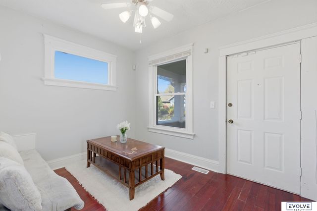 2561 Pinkney Street, Omaha, NE 68111