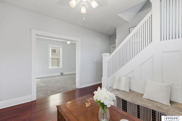 2561 Pinkney Street, Omaha, NE 68111