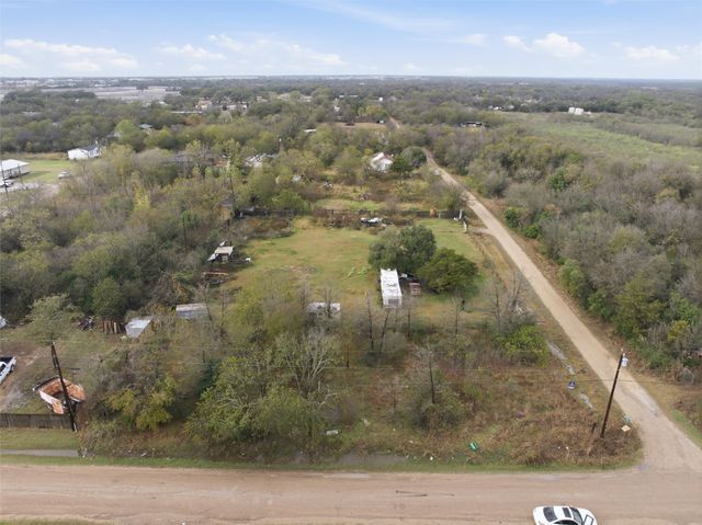 216 Melondale Drive, Elm Mott, TX 76640
